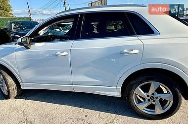 Позашляховик / Кросовер Audi Q3 2021 в Києві