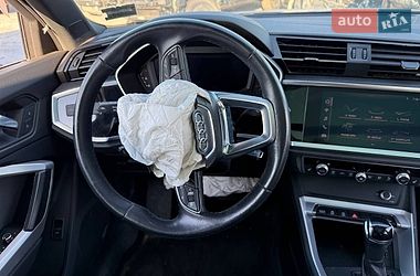 Позашляховик / Кросовер Audi Q3 2021 в Києві