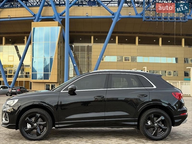 Позашляховик / Кросовер Audi Q3 2019 в Львові фото 2 Позашляховик / Кросовер Audi Q3 2019 в Львові
