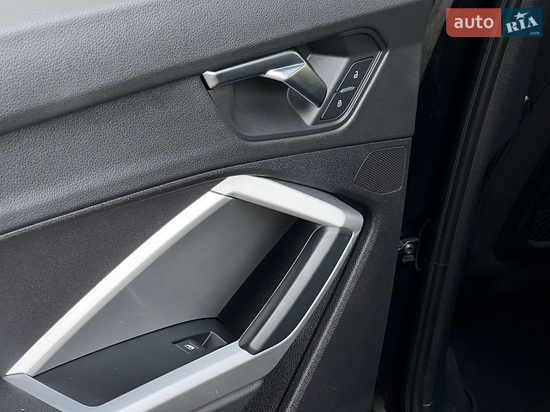 Позашляховик / Кросовер Audi Q3 2022 в Києві