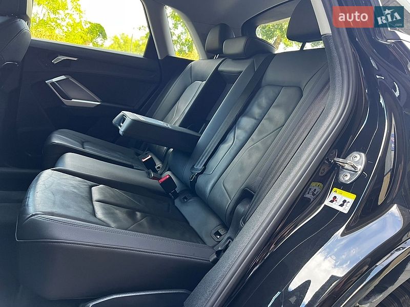 Позашляховик / Кросовер Audi Q3 2022 в Києві