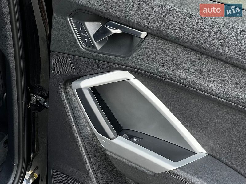 Позашляховик / Кросовер Audi Q3 2022 в Києві