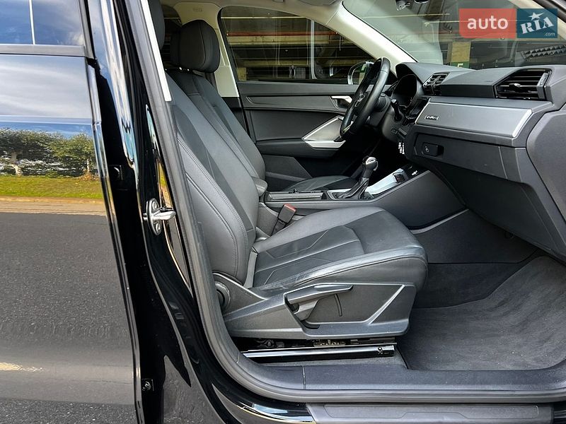 Позашляховик / Кросовер Audi Q3 2022 в Києві