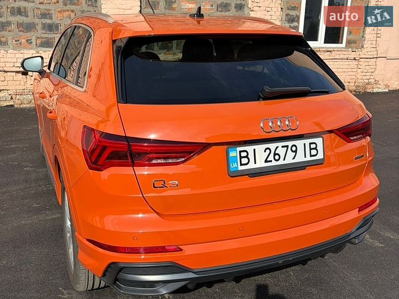 Позашляховик / Кросовер Audi Q3 2022 в Полтаві