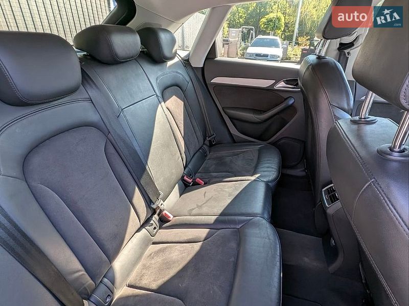 Внедорожник / Кроссовер Audi Q3 2014 в Каменец-Подольском