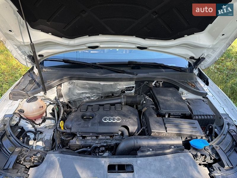 Внедорожник / Кроссовер Audi Q3 2016 в Стрые