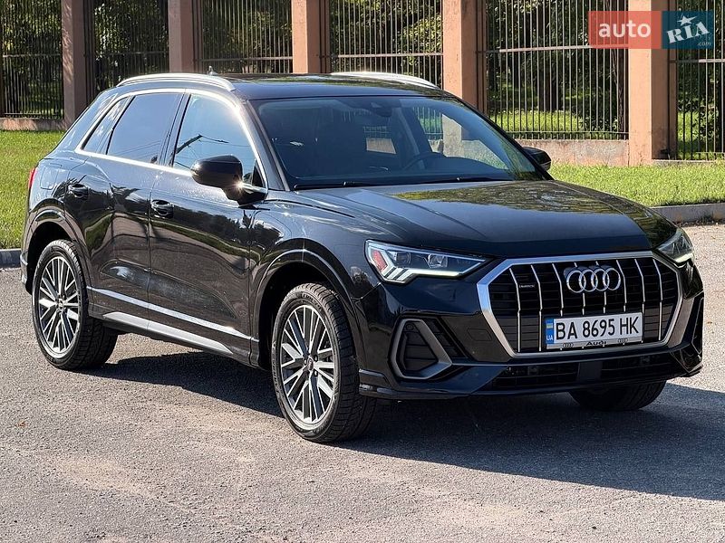 Внедорожник / Кроссовер Audi Q3 2021 в Кропивницком