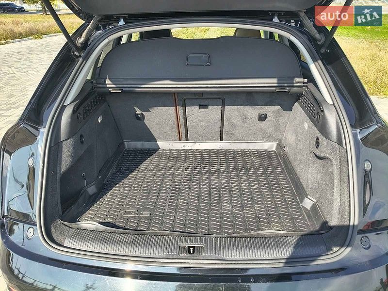 Позашляховик / Кросовер Audi Q3 2015 в Дніпрі фото 40 Позашляховик / Кросовер Audi Q3 2015 в Дніпрі
