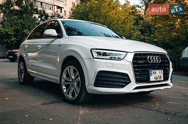 Внедорожник / Кроссовер Audi Q3 2015 в Киеве