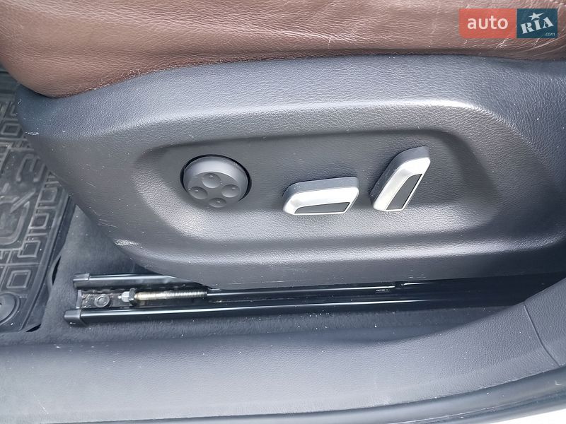Позашляховик / Кросовер Audi Q3 2015 в Києві