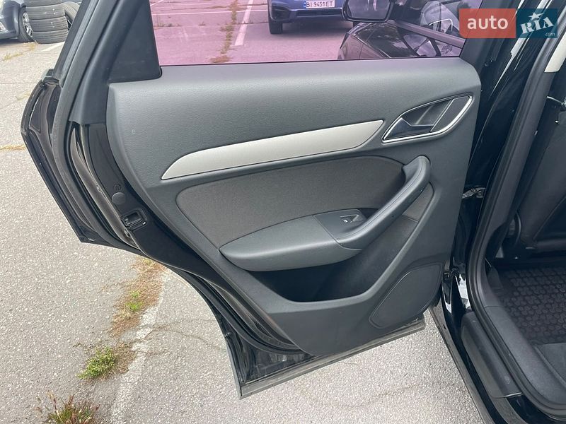 Позашляховик / Кросовер Audi Q3 2014 в Дніпрі