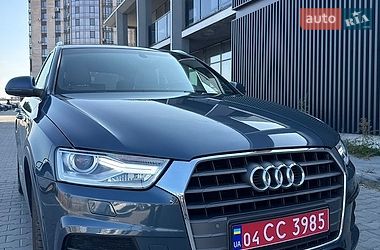Внедорожник / Кроссовер Audi Q3 2017 в Киеве