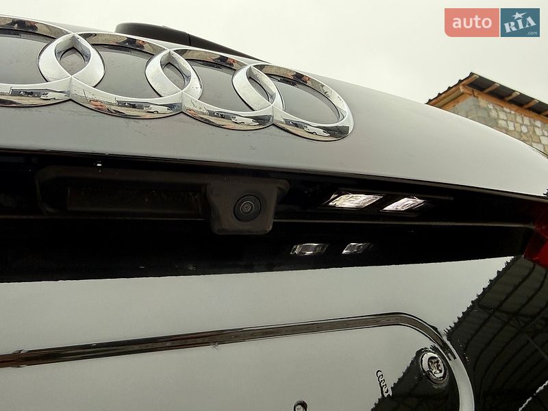 Позашляховик / Кросовер Audi Q3 2024 в Дніпрі