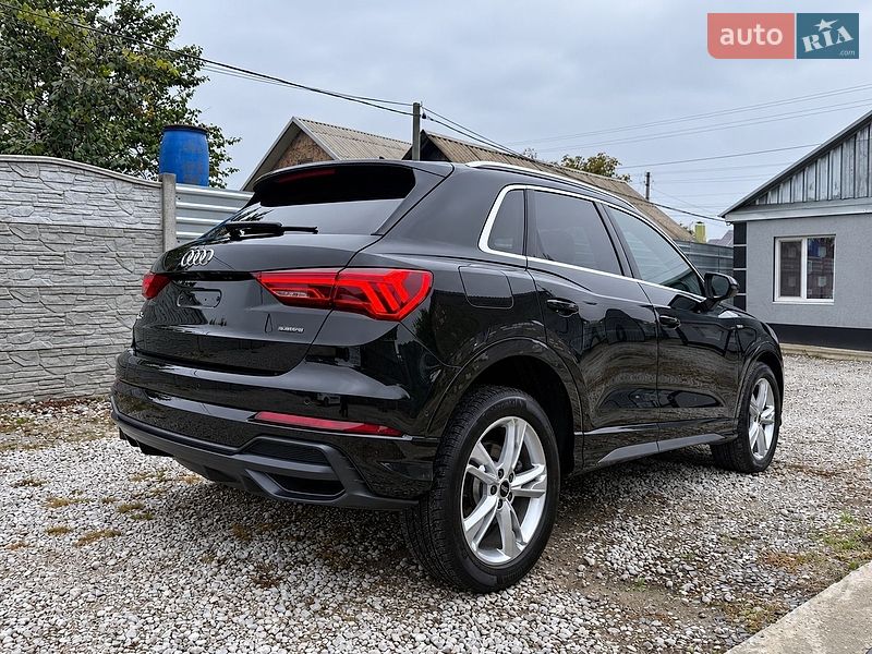 Позашляховик / Кросовер Audi Q3 2024 в Дніпрі