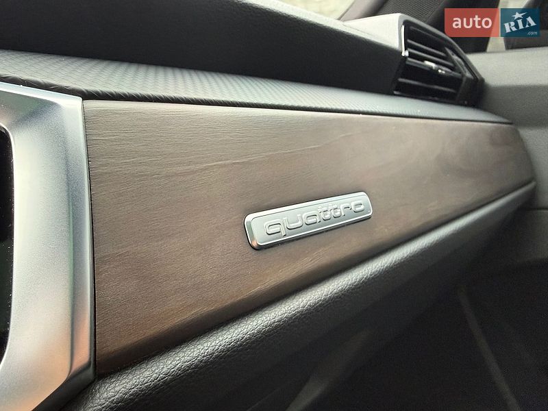 Позашляховик / Кросовер Audi Q3 2024 в Дніпрі