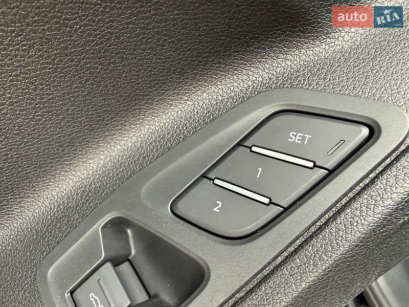 Позашляховик / Кросовер Audi Q3 2024 в Дніпрі