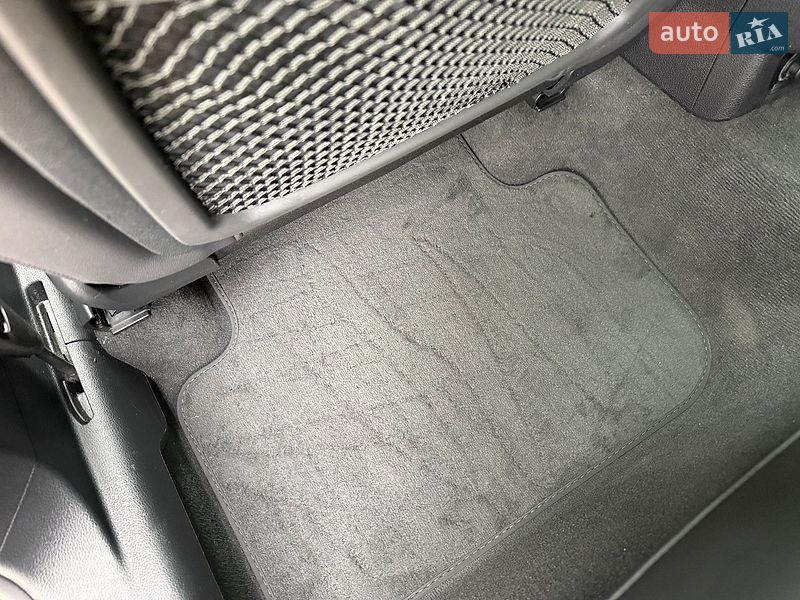 Позашляховик / Кросовер Audi Q3 2024 в Дніпрі