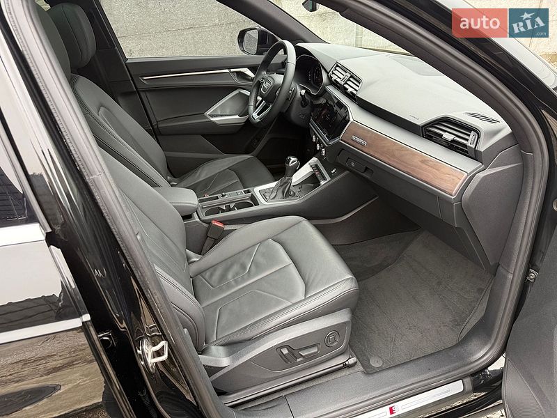 Позашляховик / Кросовер Audi Q3 2024 в Дніпрі