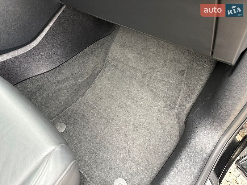 Позашляховик / Кросовер Audi Q3 2024 в Дніпрі