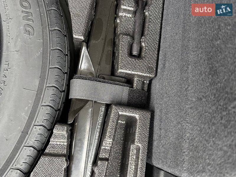 Позашляховик / Кросовер Audi Q3 2024 в Дніпрі