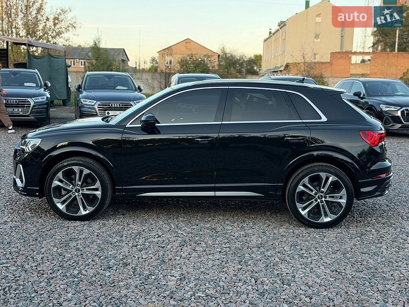 Позашляховик / Кросовер Audi Q3 2021 в Києві