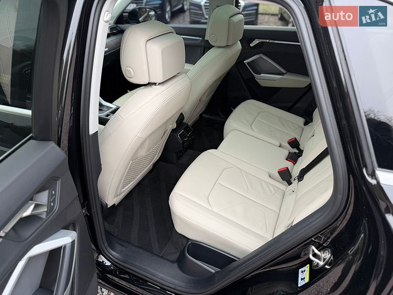 Позашляховик / Кросовер Audi Q3 2021 в Києві