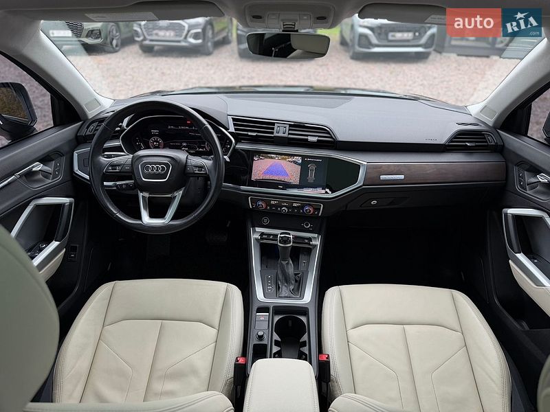 Позашляховик / Кросовер Audi Q3 2021 в Києві