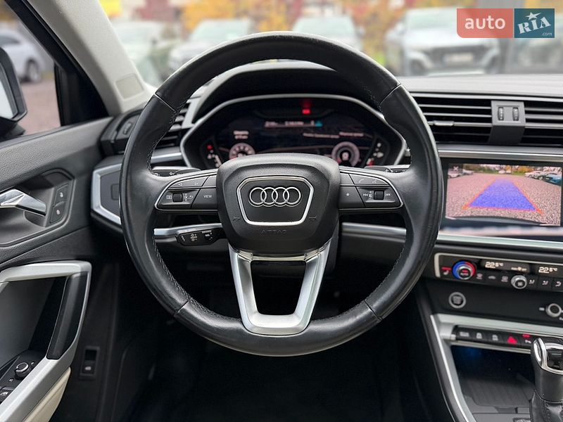 Позашляховик / Кросовер Audi Q3 2021 в Києві