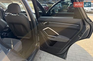 Внедорожник / Кроссовер Audi Q3 2021 в Тернополе