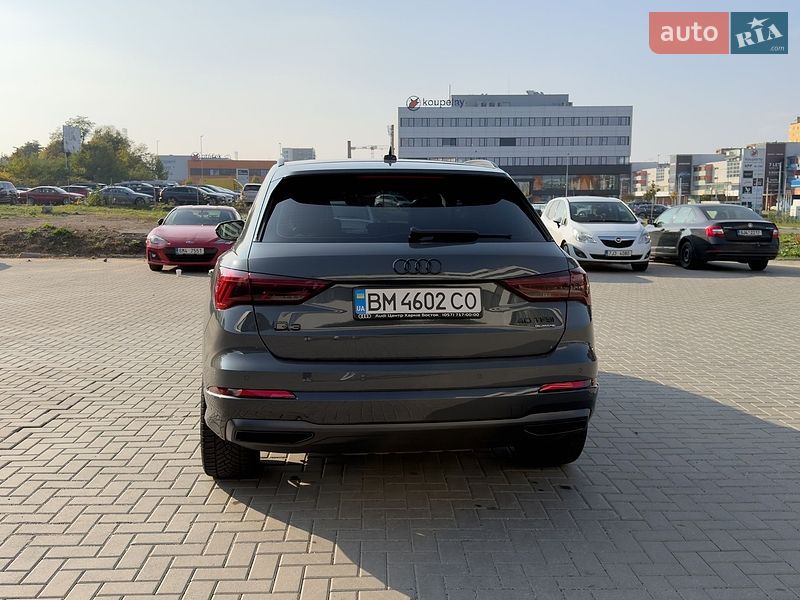 Внедорожник / Кроссовер Audi Q3 2021 в Тернополе