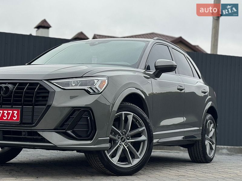 Внедорожник / Кроссовер Audi Q3 2024 в Тернополе