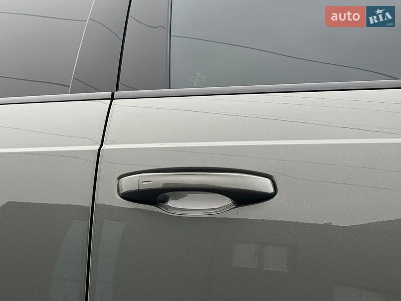 Внедорожник / Кроссовер Audi Q3 2024 в Тернополе