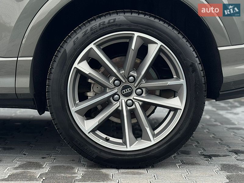 Внедорожник / Кроссовер Audi Q3 2024 в Тернополе