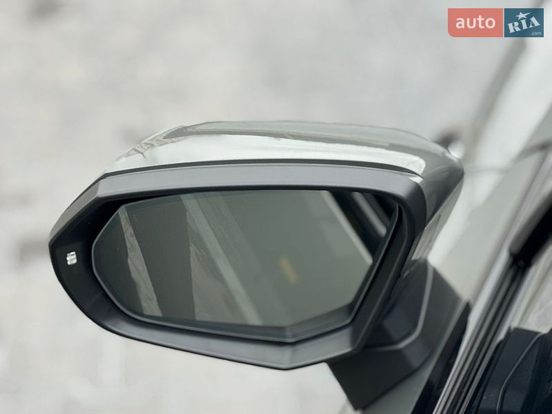 Внедорожник / Кроссовер Audi Q3 2024 в Тернополе