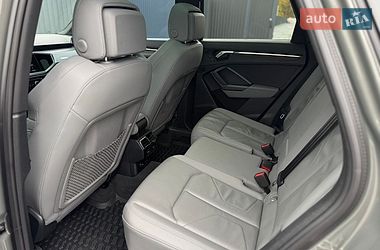 Внедорожник / Кроссовер Audi Q3 2024 в Тернополе
