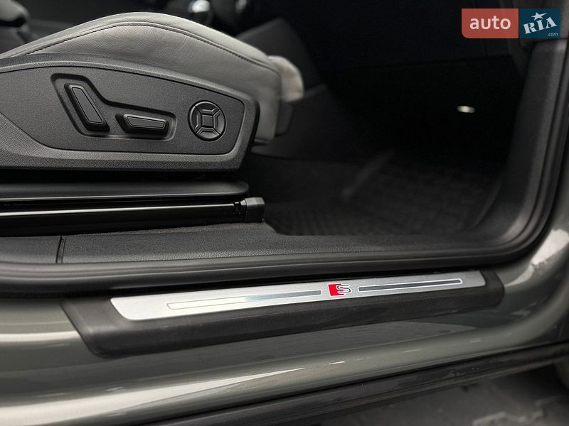 Внедорожник / Кроссовер Audi Q3 2024 в Тернополе