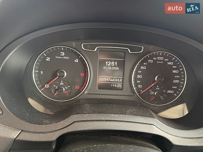 Внедорожник / Кроссовер Audi Q3 2012 в Староконстантинове