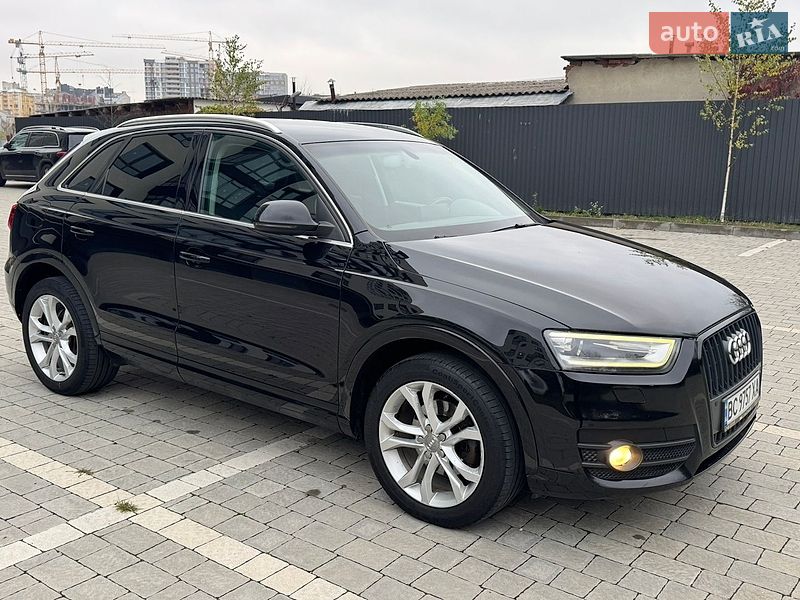 Внедорожник / Кроссовер Audi Q3 2011 в Ивано-Франковске