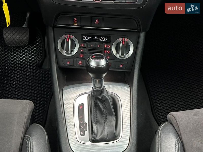 Внедорожник / Кроссовер Audi Q3 2011 в Ивано-Франковске