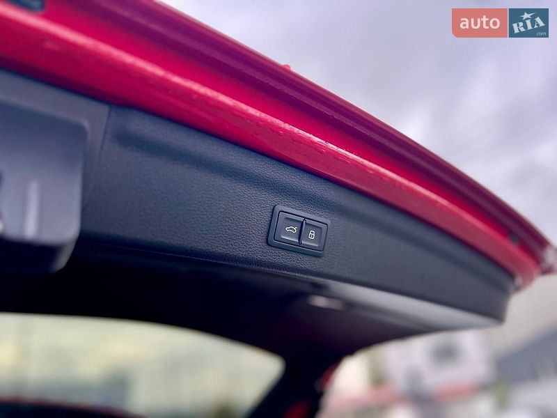 Внедорожник / Кроссовер Audi Q3 2021 в Киеве