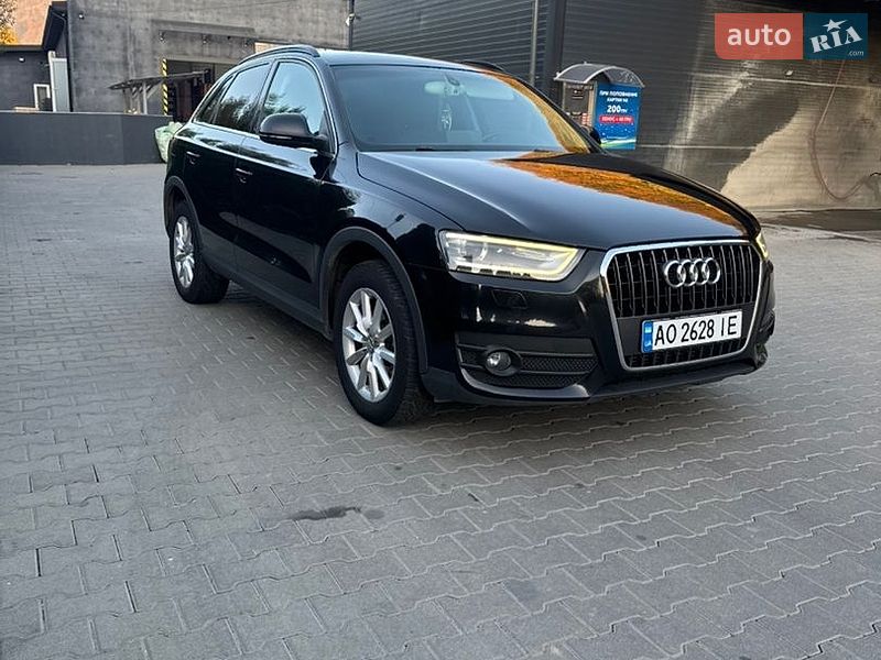 Внедорожник / Кроссовер Audi Q3 2012 в Тячеве