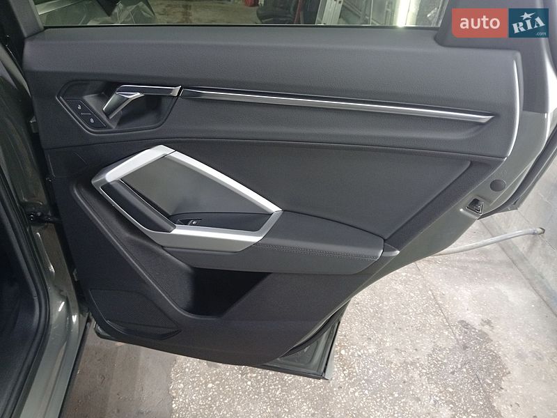 Позашляховик / Кросовер Audi Q3 2020 в Рівному