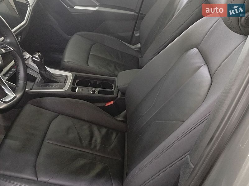 Позашляховик / Кросовер Audi Q3 2020 в Рівному