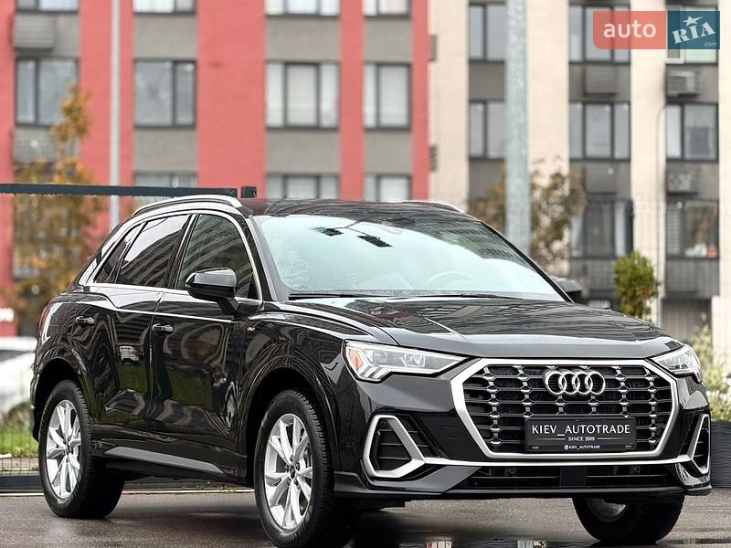 Внедорожник / Кроссовер Audi Q3 2022 в Киеве