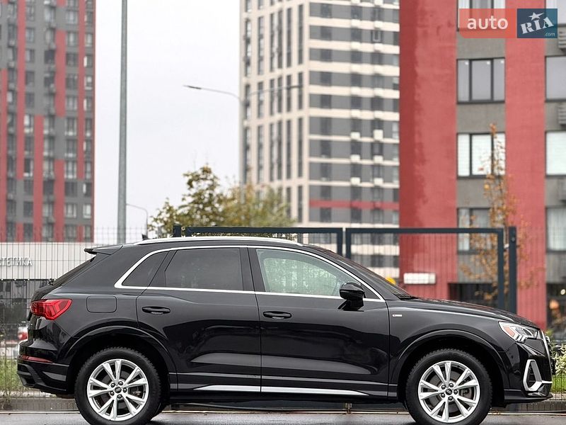 Внедорожник / Кроссовер Audi Q3 2022 в Киеве