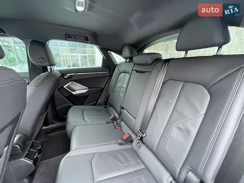 Внедорожник / Кроссовер Audi Q3 2025 в Киеве