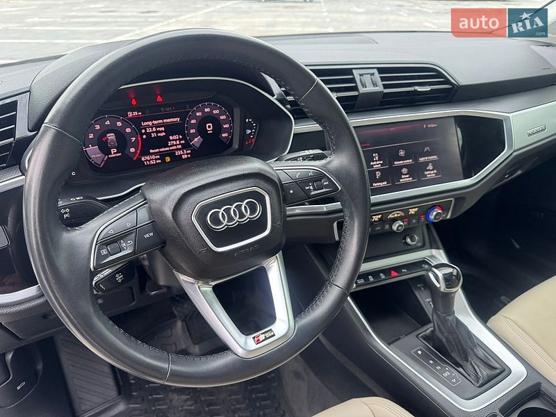 Позашляховик / Кросовер Audi Q3 2020 в Києві