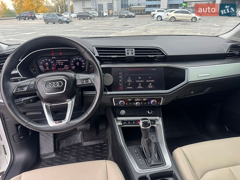 Позашляховик / Кросовер Audi Q3 2020 в Києві