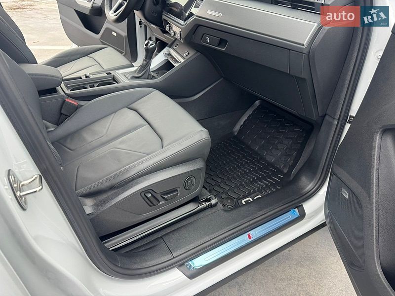 Внедорожник / Кроссовер Audi Q3 2025 в Киеве