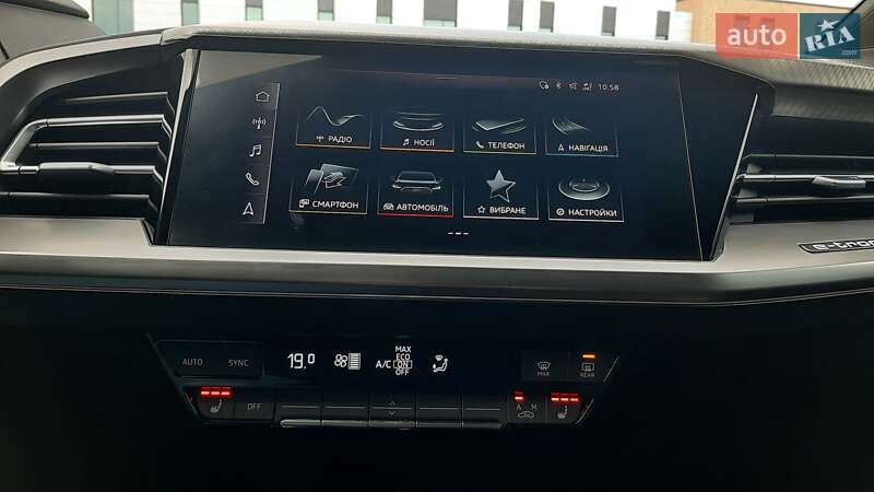 Позашляховик / Кросовер Audi Q4 e-tron 2021 в Хмельницькому